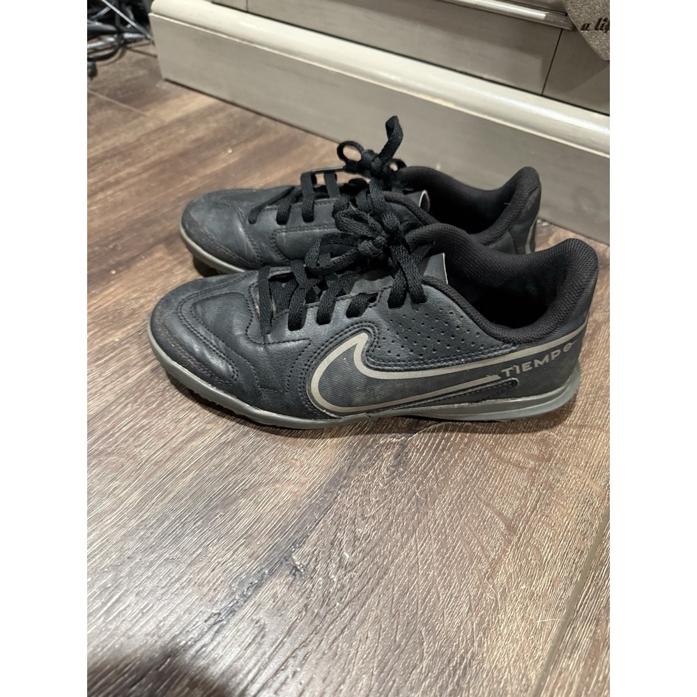 Unisex Nike Tiempo Legend 9 Club IC indoor soccer shoes black and iron grey 1.5Y